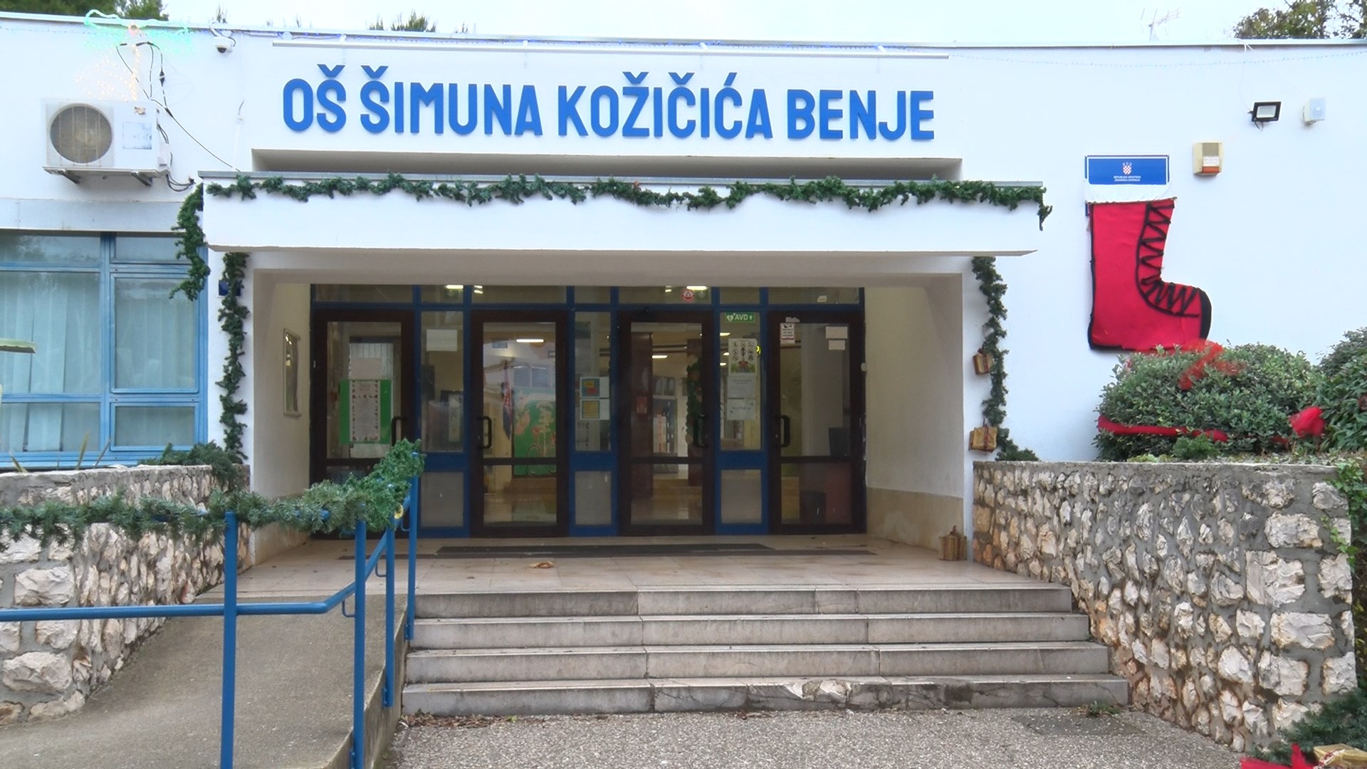 Odobreno sufinanciranje energetske obnove za OŠ Šimuna Kožičića Benje i OŠ Stanovi