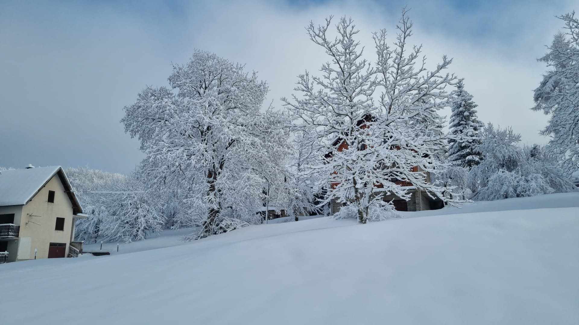 DHMZ objavio vremensku prognozu za vikend: Olujna bura i snijeg u unutrašnjosti