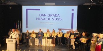 U Novalji svečano obilježen Dan Grada: Fokus na suradnji, razvoju i zajedništvu