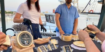 Večeras započela 23. Izložba paške ovce i paškog sira u Novalji: Slavlje tradicije, okusa i domaće kvalitete