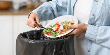 Dok cijene rastu, mi bacamo: Ova hrana najčešće završava u kantama