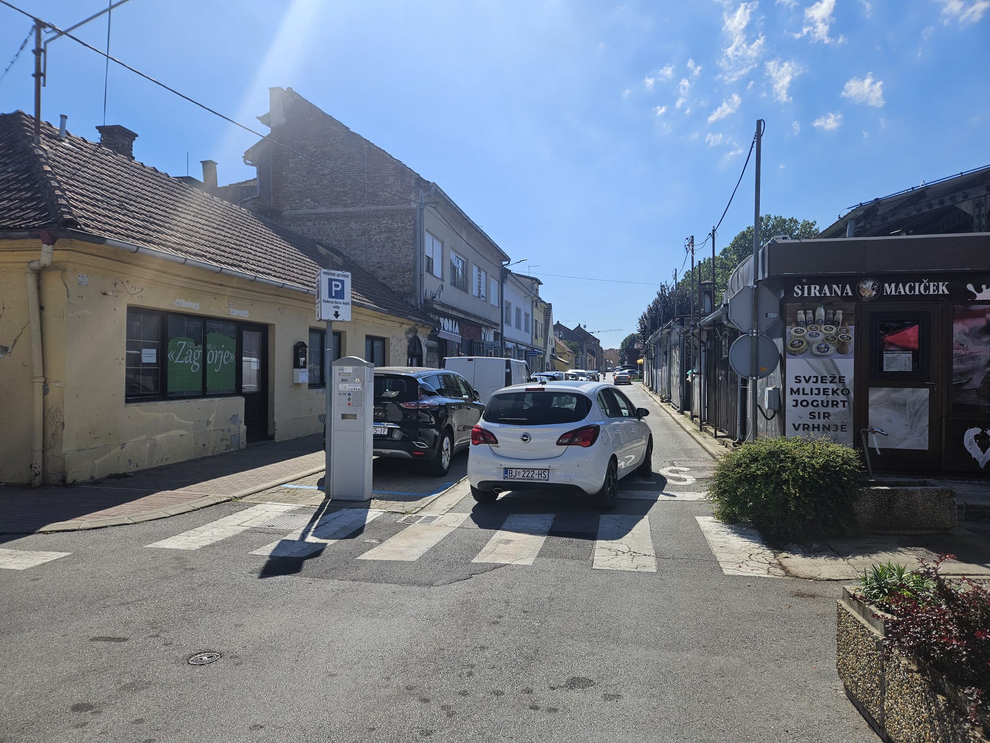 U ovoj jednosmjernoj ulici promet krenuo u kontra smjeru, ovo je razlog