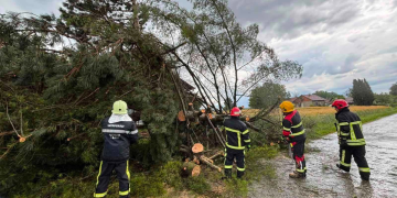 Nevrijeme zahvatilo dijelove naše županije, evo gdje su vatrogasci imali najviše posla