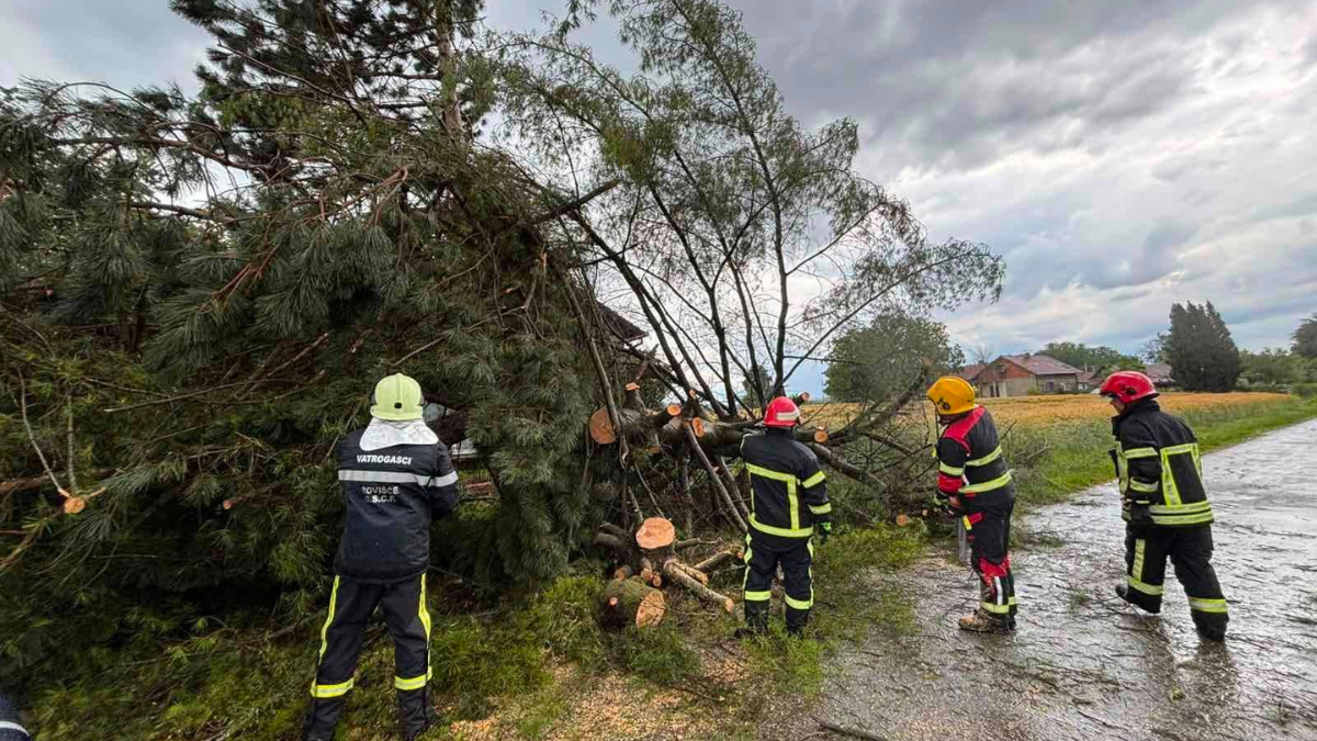 Nevrijeme zahvatilo dijelove naše županije, evo gdje su vatrogasci imali najviše posla