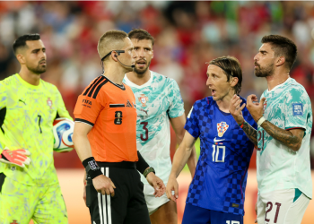 Velika riba pojela malu: Ovo je FIFA-ino objašnjenje nakon poništenja pogotka koji je Hrvatskoj trebao donijeti produžetke