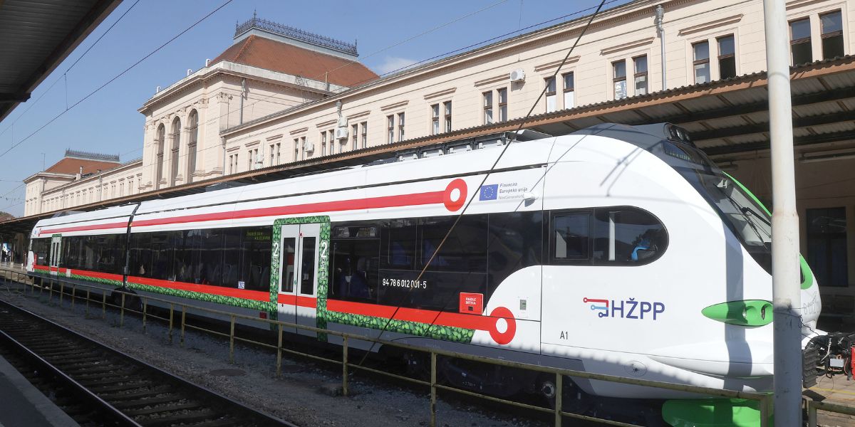 Kaos na željeznici ovog vikenda: Dok jedni presjedaju na autobuse, drugi će i dalje nesmetano putovati