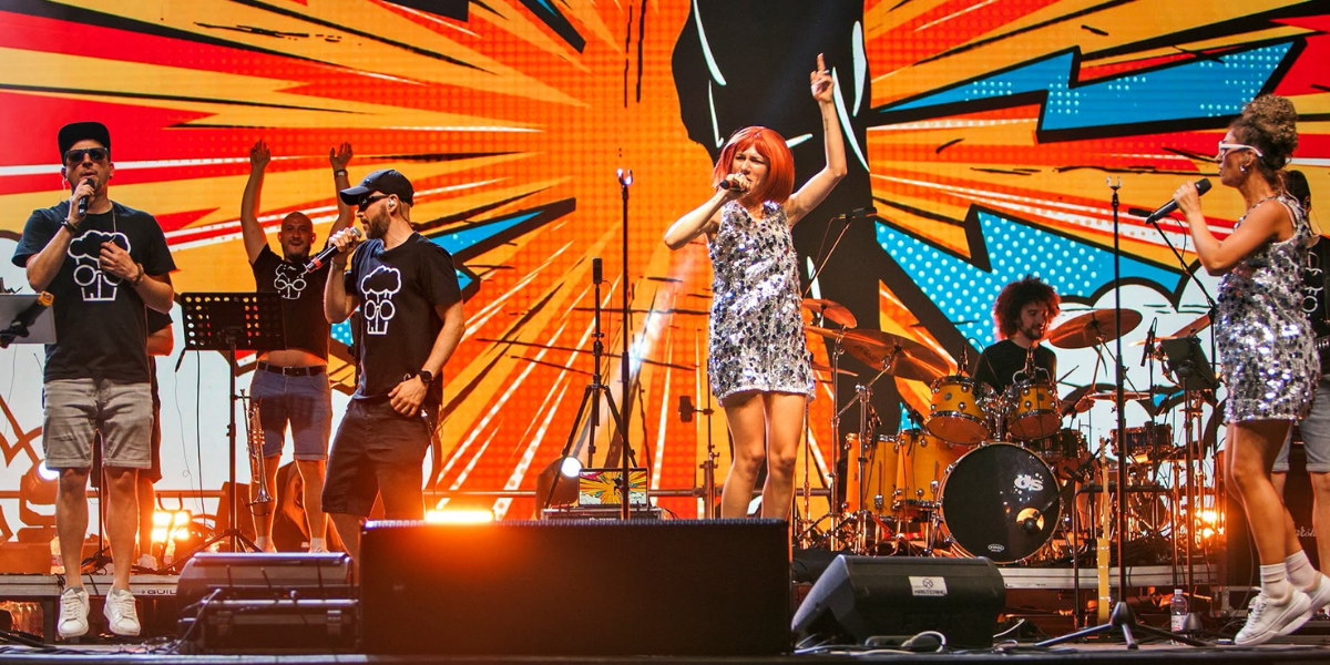 Kostimi, blještavilo i čisti talent: Kako je 12 najboljih prijatelja iz Požege stvorilo Electric Corn?