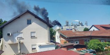 [FOTO] Požar u najvećem bjelovarskom industrijskom pogonu, nema ozlijeđenih osoba