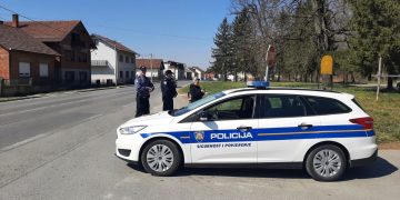 Policija ga opet zatekla za volanom: Nema vozačku, a automobil mjesecima bez tehničkog