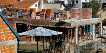Za cijenu novog stana u Bjelovaru može se kupiti dvostruko veća kuća. Što se danas više isplati?