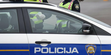 Električnim biciklom udario u parkirani moped, alkotest pokazao više od jednog promila