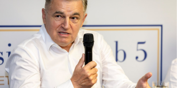 Prof. dr. Milomir Ninković: “Liječnicima treba omogućiti privatnu praksu unutar bolnica”