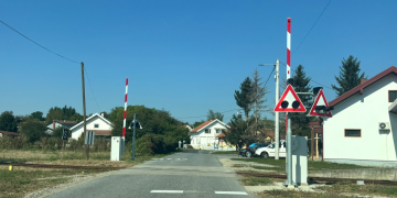 Nakon dugo vremena: Još jedan željeznički prijelaz dobio rampu