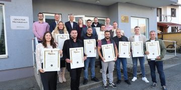 [FOTO] Diplome za 44 nova majstora, jedan od njih stekao je čak tri zvanja