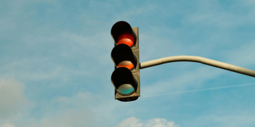 U novoračanskom naselju postavljen semafor